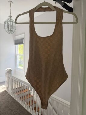 Le Lis Checkerboard Knit Sleeveless Bodysuit in Taupe